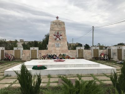 Братская могила советских воинов, погибших в период Сталинградской битвы