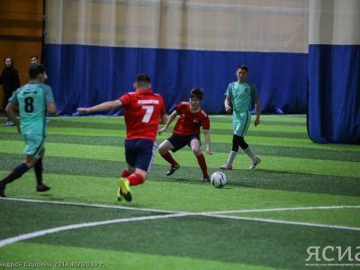 Двенадцать районных команд оспаривают Кубок Арктики по мини-футболу