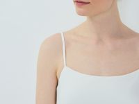 Укороченный топ на тонких бретелях, Белый