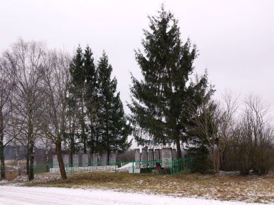 Братская могила воинов Советской Армии, погибших в 1944 г.