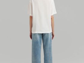 Свободная блузка с v-вырезом и воротником