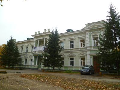 Здание (бывший дом военного губернатора), ныне центр культурно-массовой работы отдела культуры