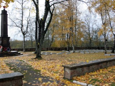 Монумент советским воинам Эстонского корпуса, павшим в боях с немецко-фашистскими захватчиками в 1944 г.