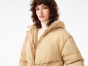Женский короткий пуховик Lacoste с поясом и высоким воротом