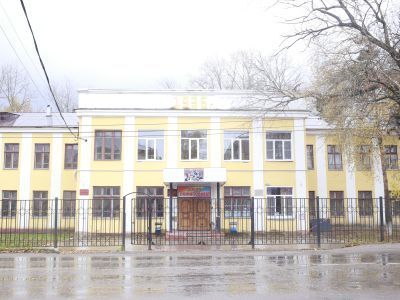 Здание восьмилетней школы № 7, в которой учился Коровин Илья Семенович - Герой Советского Союза, повторивший подвиг Александра Матросова