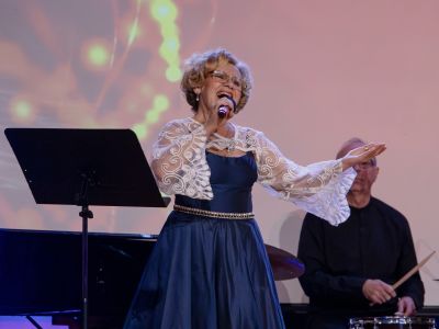 Билеты на Мелодии снежного города (Вятская филармония) / Концерт | Афиша | ИнфоТаймс