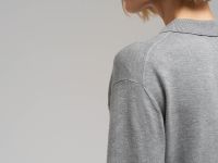 Легкий джемпер-поло прямого кроя