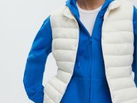 Утепленный жилет приталенного силуэта