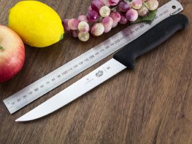 Кухонный нож Victorinox Fibrox, сталь X50CrMoV15, рукоять полипропилен, черный