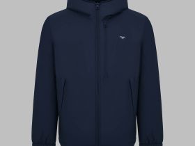 Утепленная куртка с капюшоном