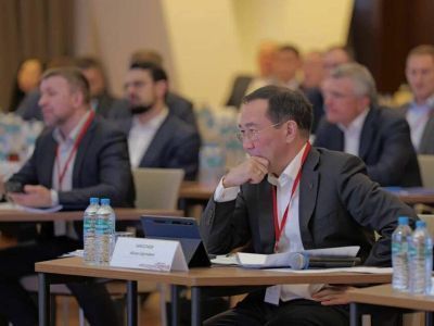 Глава Якутии Айсен Николаев принял участие в «январском совещании» Юрия Трутнева
