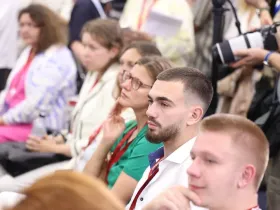 Айсен Николаев представил опыт креативной экономики Якутии на ВЭФ-2025