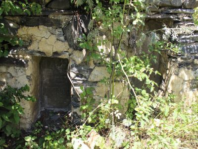 Стела надмогильная