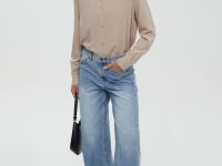 Блузка свободного силуэта из тенселя