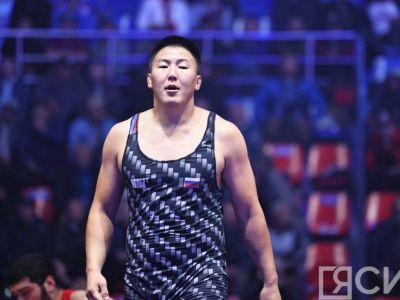 Борцы Ньургун Сергин и Эдуард Максимов стали призёрами международного турнира в Дагестане