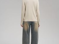 Легкий базовый джемпер прямого кроя