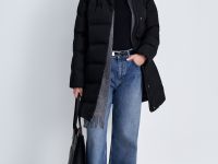 Пуховое полупальто с капюшоном