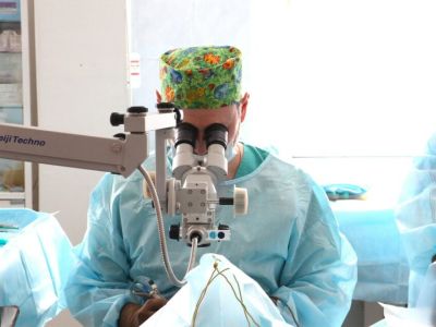 Бригада мобильных офтальмологов приступила к работе в Оленекском районе