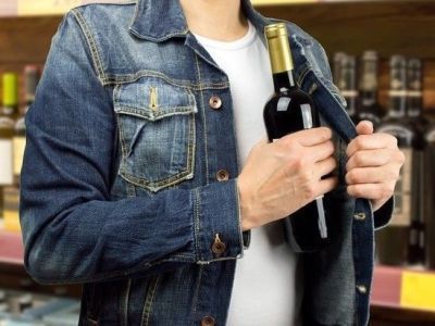 В Якутске безработный украл в супермаркете алкоголь