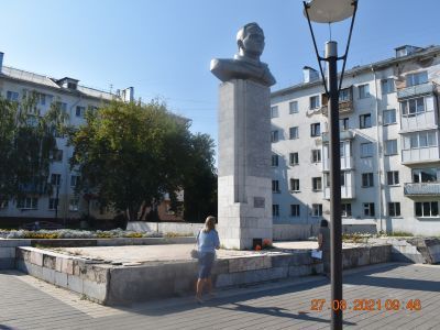 Бюст летчика-космонавта Ю.А. Гагарина