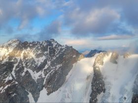 В Якутии успешно эвакуировали пострадавших с горы Победа