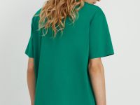 Базовая футболка прямого кроя