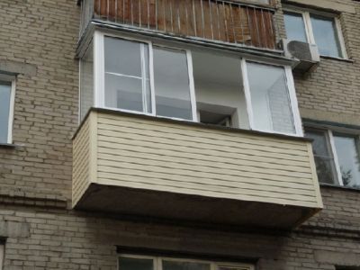 Обвинил в пьянстве жену. В Ленске мужчина сбросил женщину с балкона