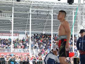 Сенсационные схватки по мас-рестлингу прошли на Играх Манчаары