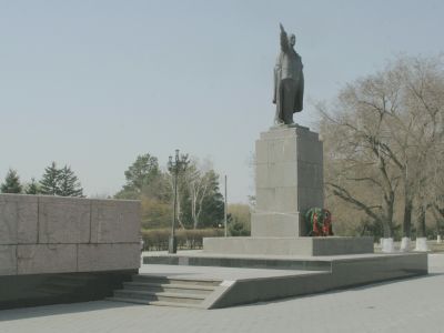 Памятник В.И.Ленину