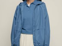 Ветровка с капюшоном на молнии