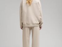 Толстовка объемного кроя из футера