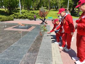 Якутяне проводят забег «Факел Победы» в городах России