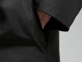 Пуховое пальто с переливающимся эффектом