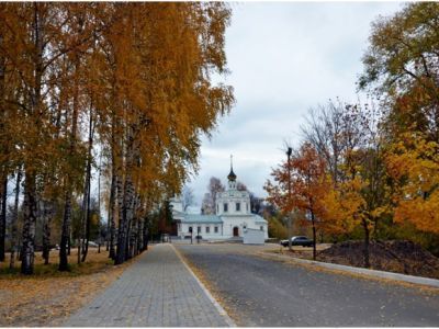 Троицкая церковь с интерьером