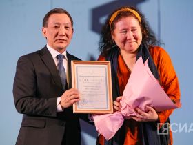 Государственные награды вручили работникам культуры Якутии
