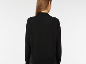 Женский свитер Lacoste с глубоким v-образным вырезом