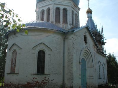 Покровская церковь, построенная в 1875 г.