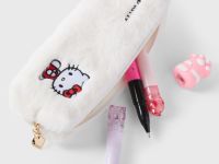 Молочный пушистый пенал с вышивкой Hello Kitty Глория Джинс