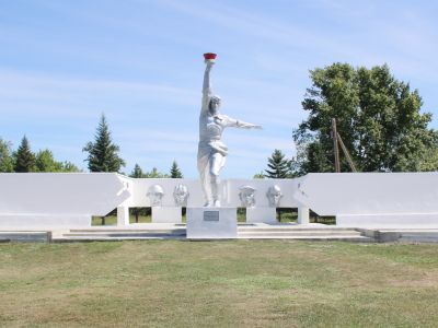 Памятник воинам, погибшим в годы Великой Отечественной войны (1941-1945 гг.)