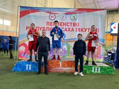 Благодаря руководству ЯРО ЛДПР Усть-Майскому району выделен боксерский ринг