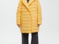 Утепленное полупальто с капюшоном