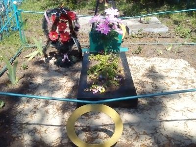 Братская могила советских воинов, погибших в боях с фашистскими захватчиками