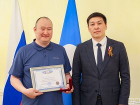 В Якутии отметили День радио и наградили работников связи