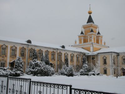 Церковь и кельи