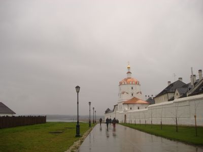 Ограда мужского монастыря с церковью