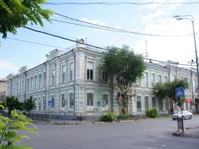 Здание городской четырехклассной торговой школы им. Косовых Г.З. и М.С., 1906-1907гг., арх. Домонтович К.К.