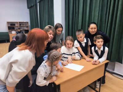 Сотрудники полиции поздравили мам