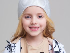 Шапка трикотажная для девочек