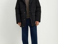 Пуховое пальто с накладными карманами