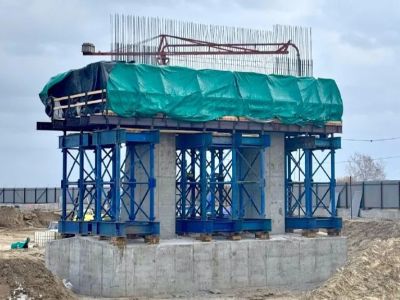 Первая опора Ленского моста забетонирована